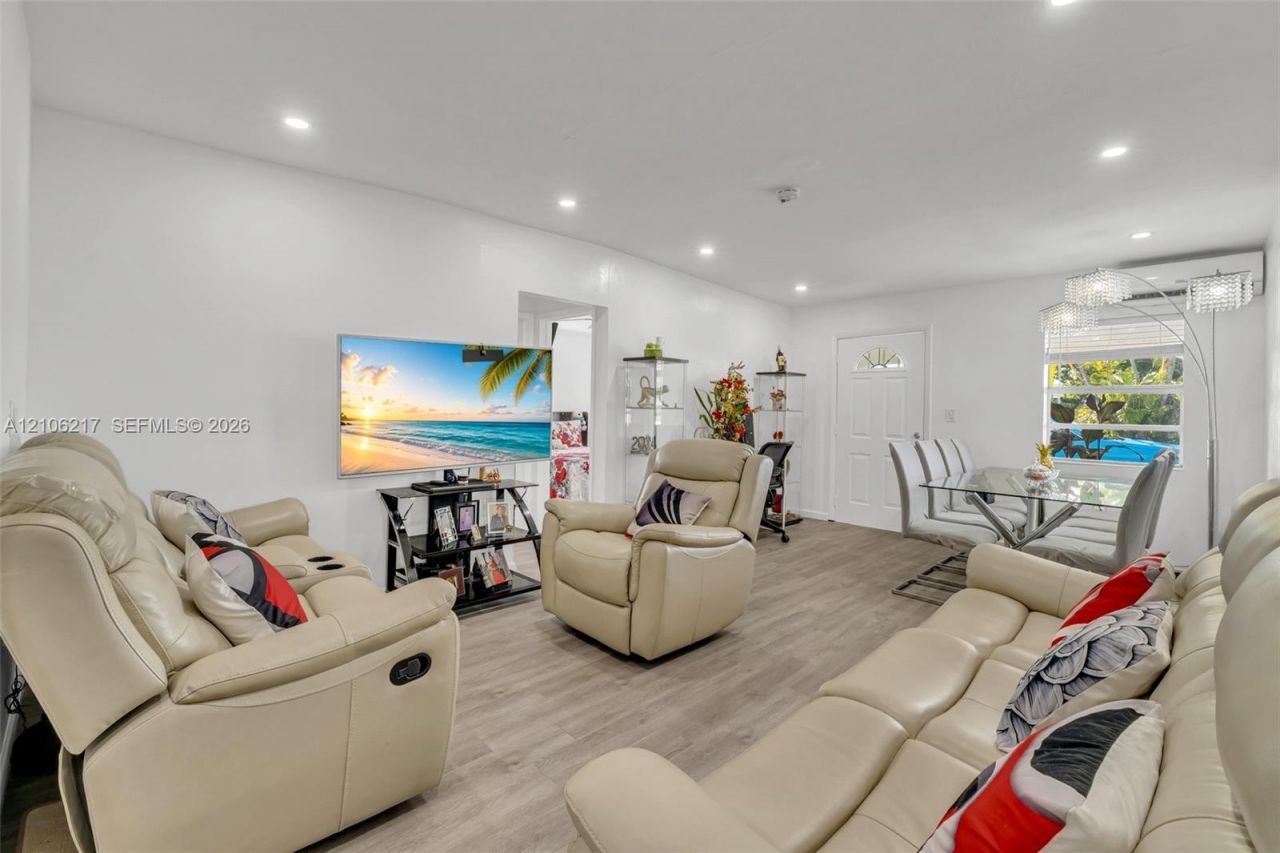 9555 NW 36th Ave , Miami, FL 33147 Photo