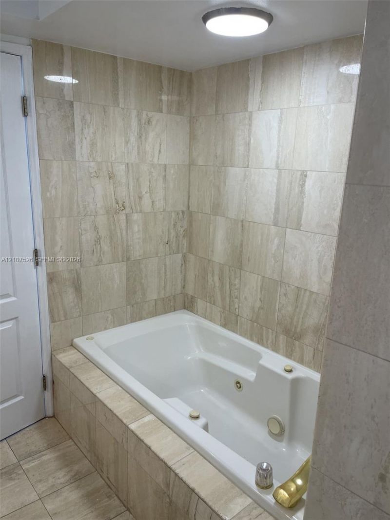 1800 Sunset Harbour Dr , Unit 905, Miami Beach, FL 33139 Photo