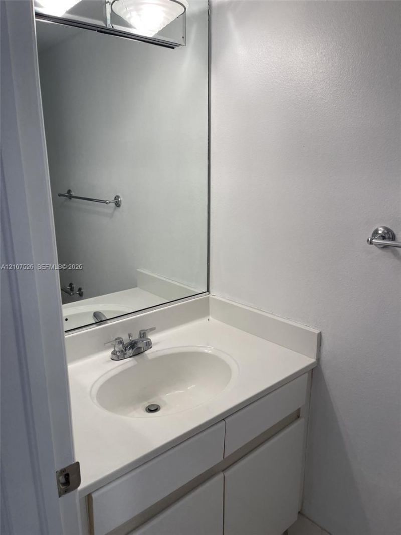 1800 Sunset Harbour Dr , Unit 905, Miami Beach, FL 33139 Photo