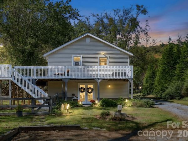 5 Mos Way , Candler, NC 28715