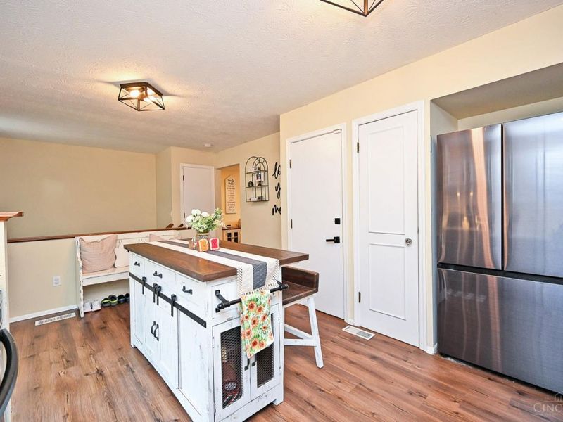 8079 Buckland Drive, Sycamore Township, OH 45249 Photo 12
