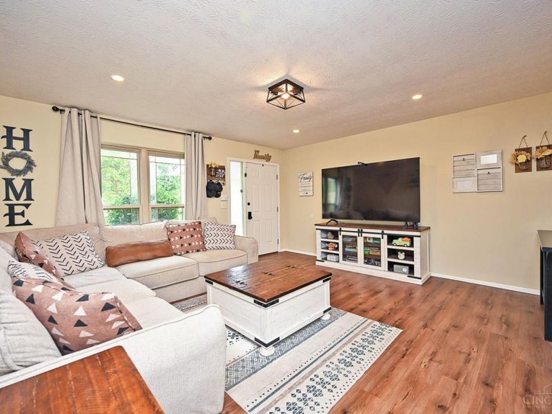 8079 Buckland Drive, Sycamore Township, OH 45249 Photo 5