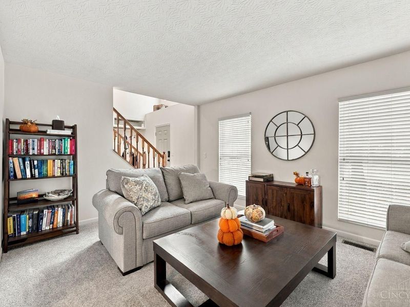 6868 Hummingbird Drive, Deerfield Township, OH 45040 Photo 7