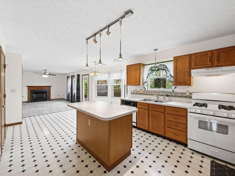 533 Quail Hollow Drive N, Marysville, OH 43040 Photo 13