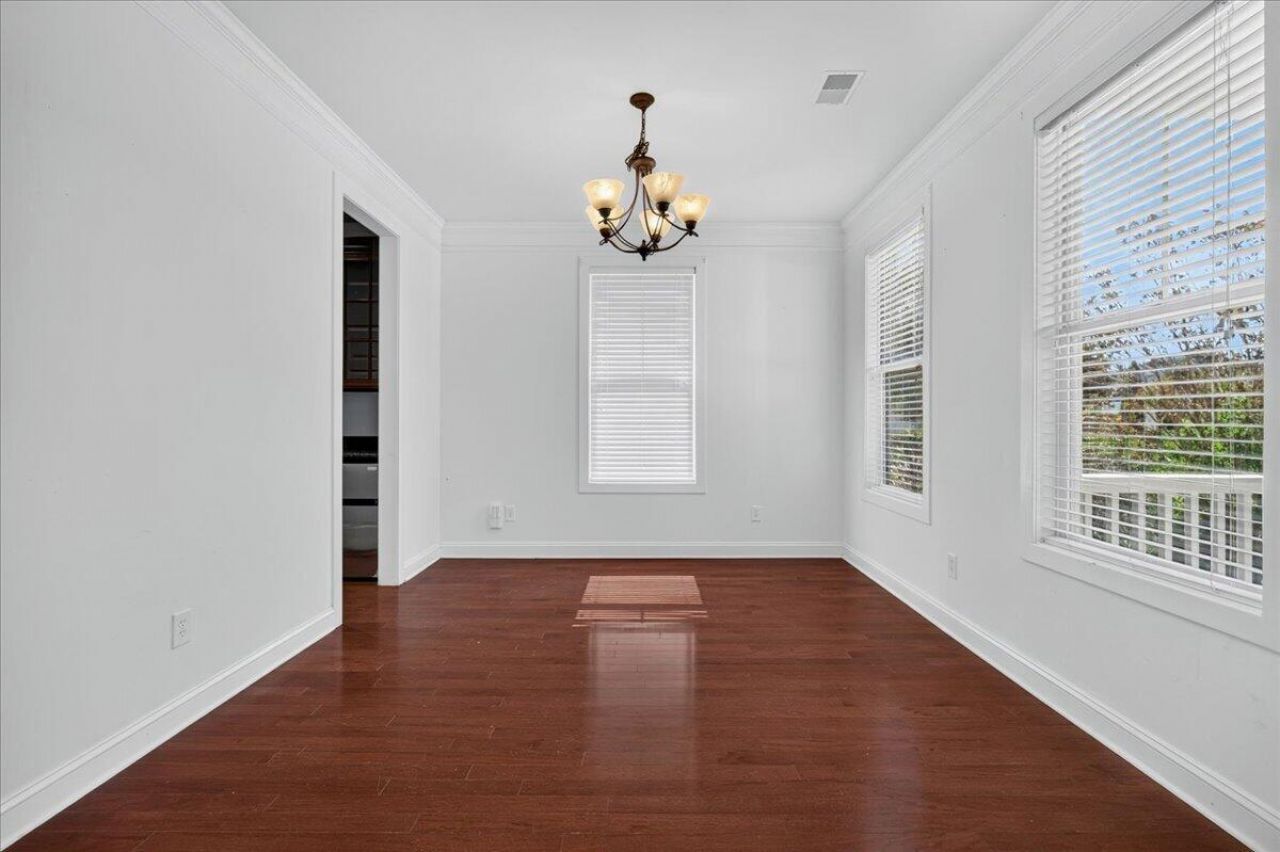 129 Gaslight Boulevard Photo 20