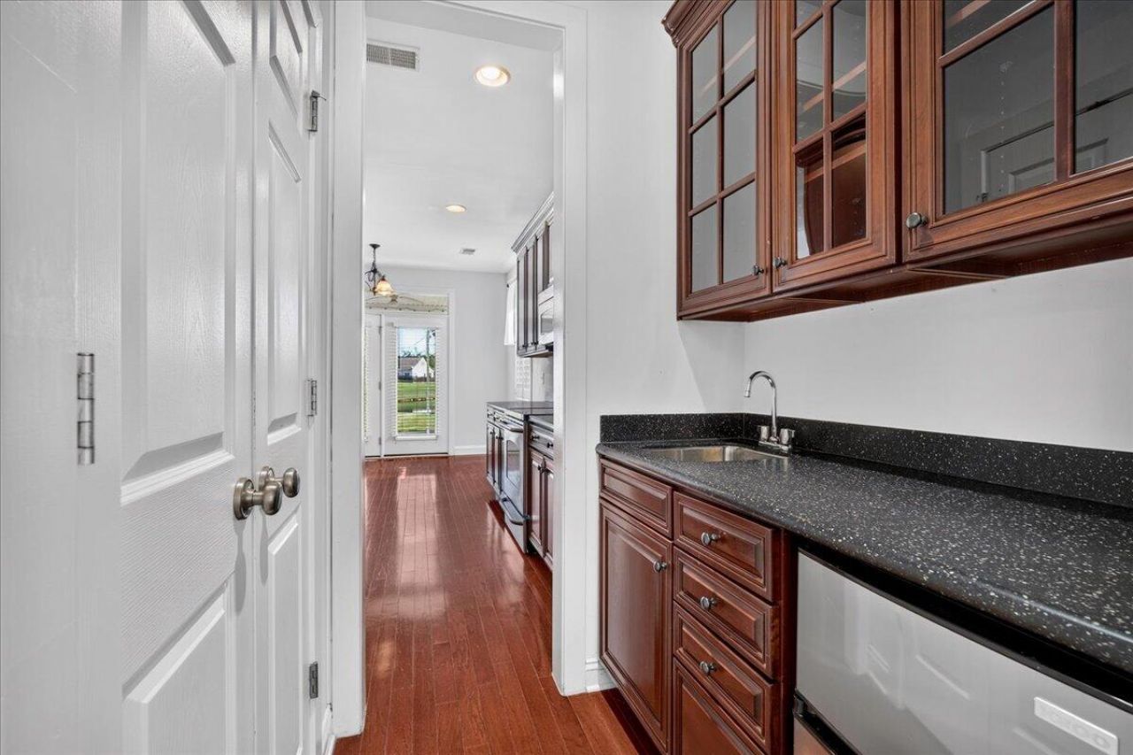 129 Gaslight Boulevard Photo 24