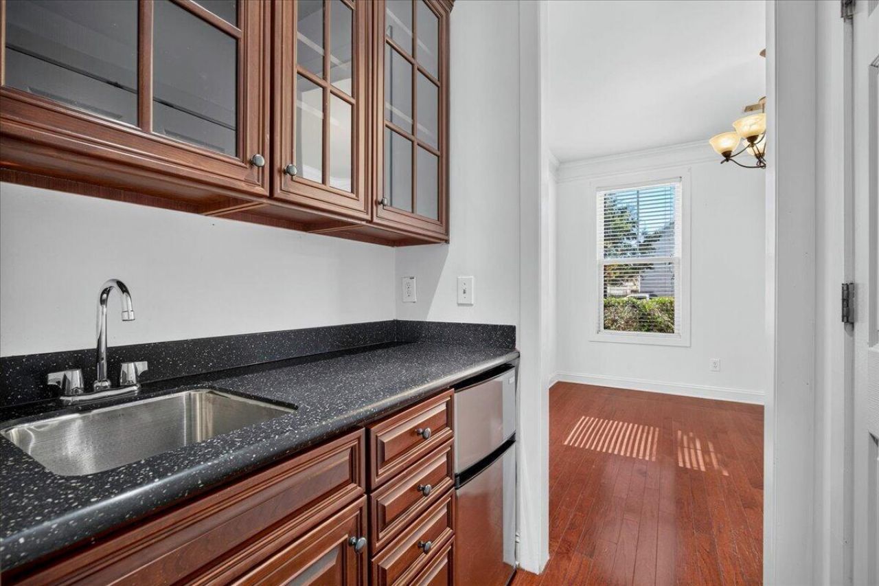 129 Gaslight Boulevard Photo 25
