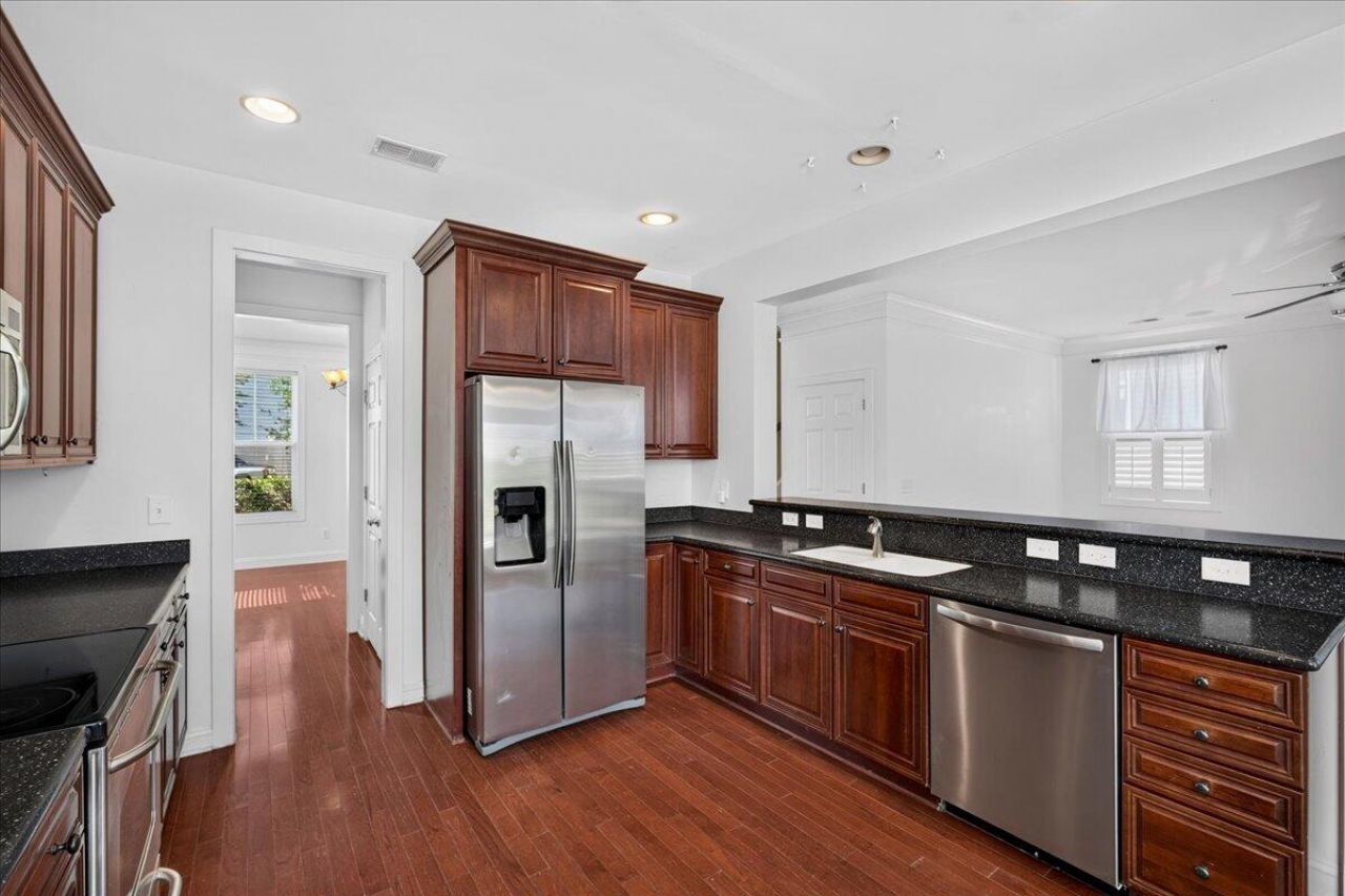 129 Gaslight Boulevard Photo 27
