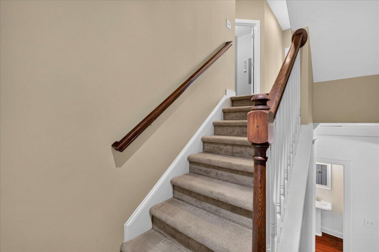 129 Gaslight Boulevard Photo 37