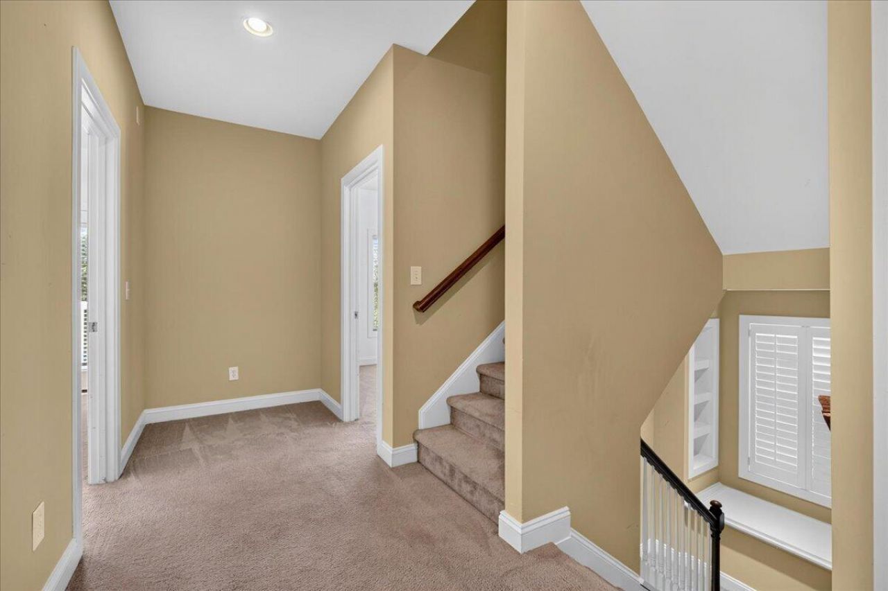 129 Gaslight Boulevard Photo 38