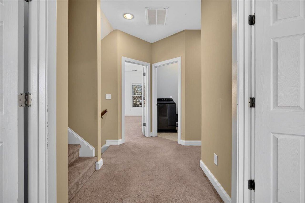 129 Gaslight Boulevard Photo 39