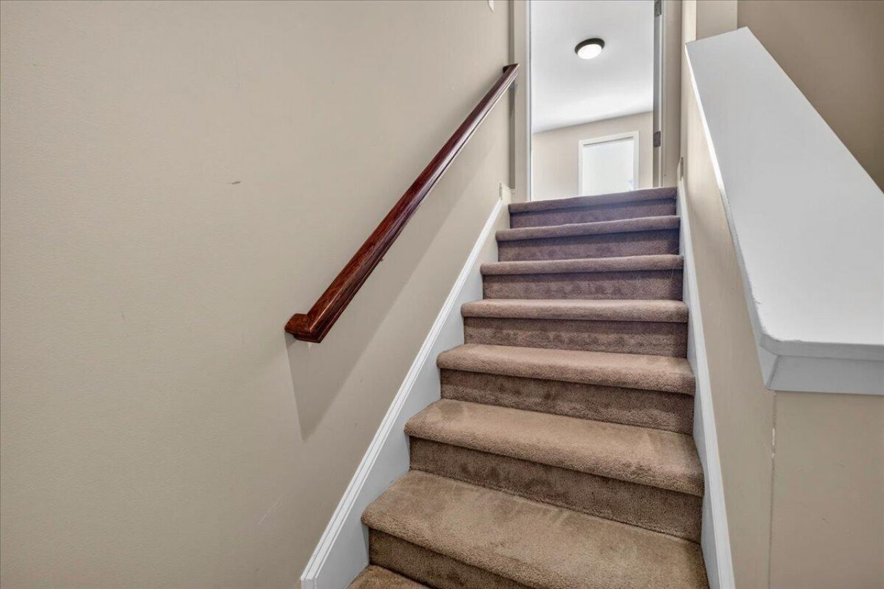 129 Gaslight Boulevard Photo 61