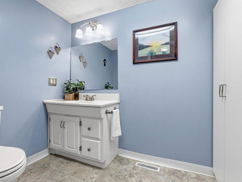 5920 Honbury Court , Dublin, OH 43017 Photo 10