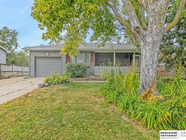 510 N Park Drive, Gretna, NE 68028