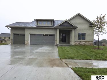 12409 S 89th Avenue, Papillion, NE 68046