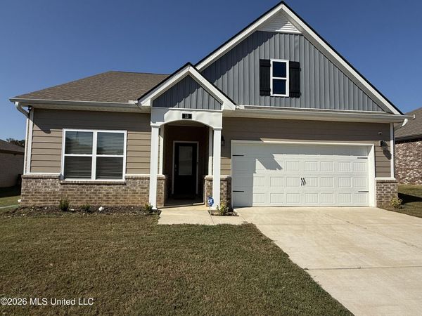13 Banks Boulevard, Byhalia, MS 38611