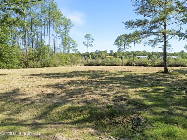 8525 Pickering Forrest Drive, Ocean Springs, MS 39564