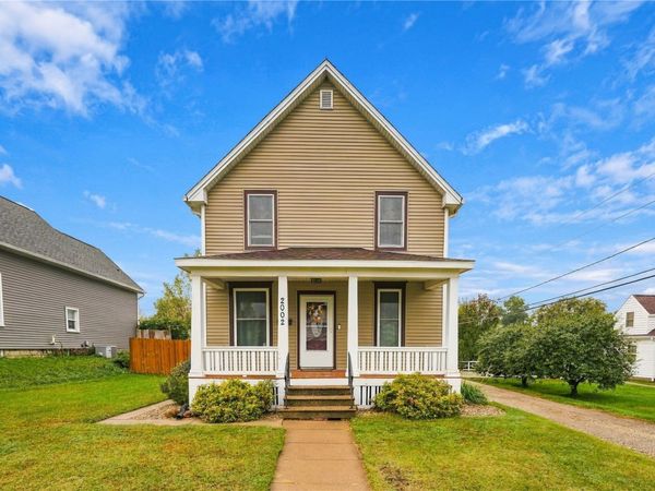 2002 2nd Street SW, Cedar Rapids, IA 52404