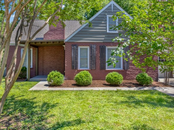 907 Burchwood Ave , Nashville, TN 37216