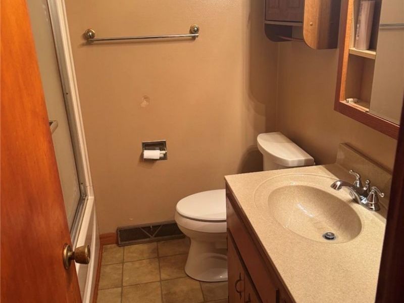 1019-1021 Waterloo Road, Suffield, OH 44260 Photo 7