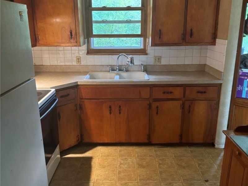 1019-1021 Waterloo Road, Suffield, OH 44260 Photo 8