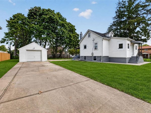 75 Apricot Street , Central Islip, NY 11722