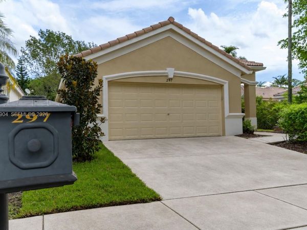 297 Conservation Dr , Weston, FL 33327