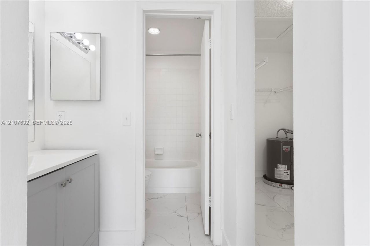 6580 W 27th Ct , Unit 58-21, Hialeah, FL 33016 Photo