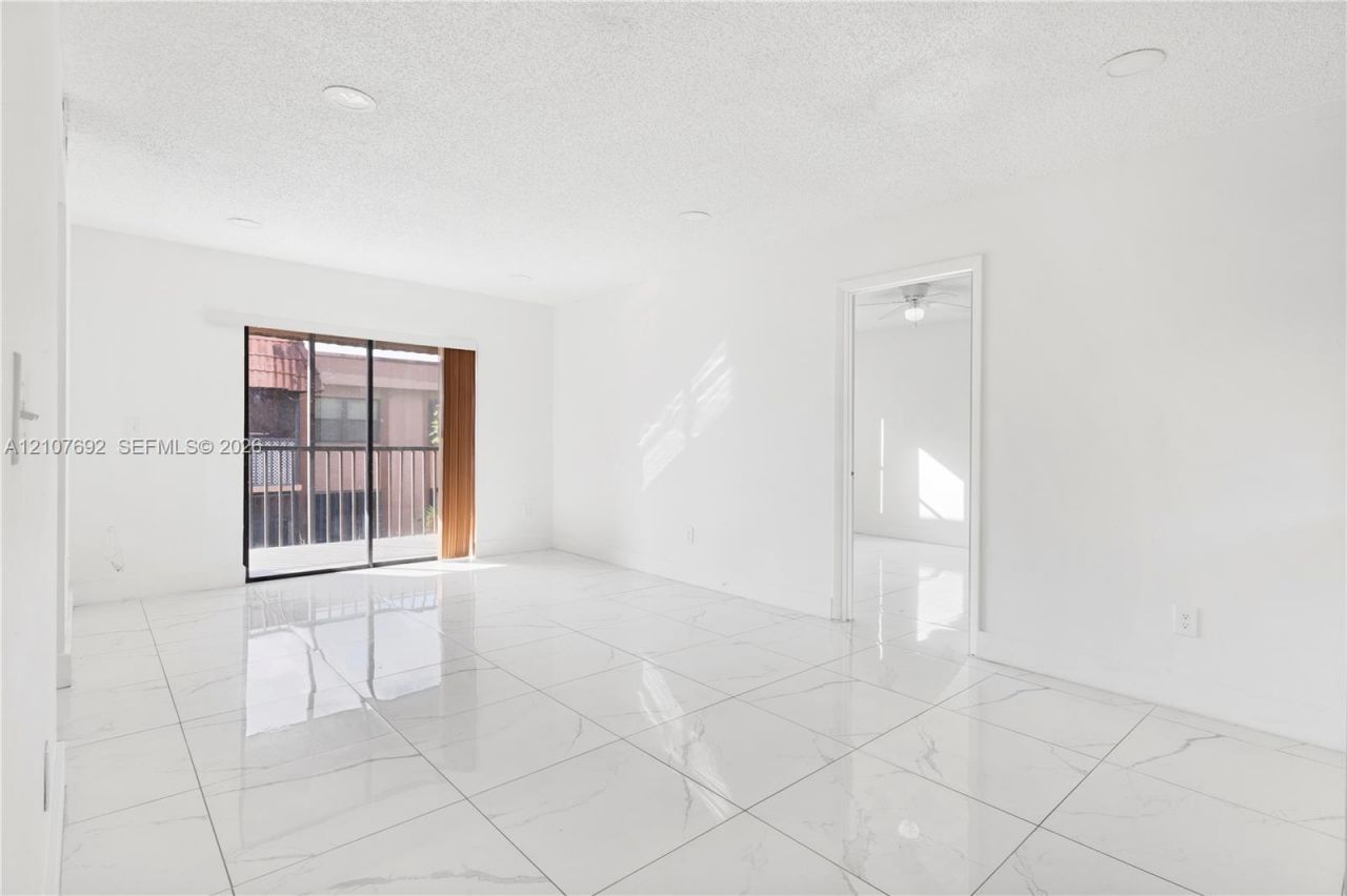 6580 W 27th Ct , Unit 58-21, Hialeah, FL 33016 Photo
