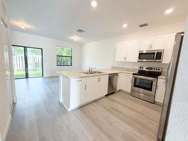 713 NE 208th Ter, Miami, FL 33179