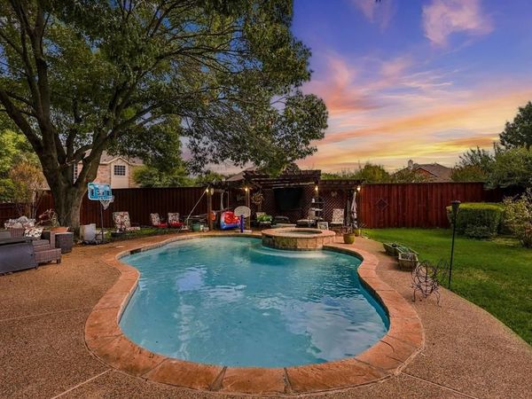 1906 Chapel Cove, Rowlett, TX 75088