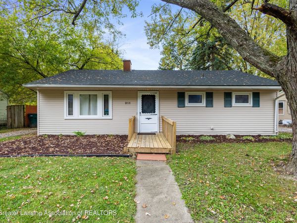 211 W Howe Avenue, Lansing, MI 48906