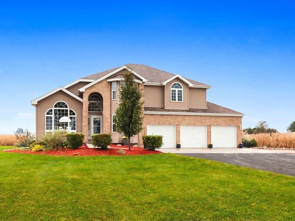 1758 N 44th Road, Leland, IL 60531