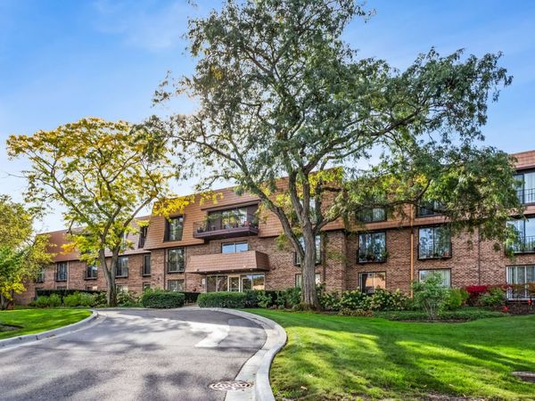 3900 Dundee Road , Unit 304, Northbrook, IL 60062