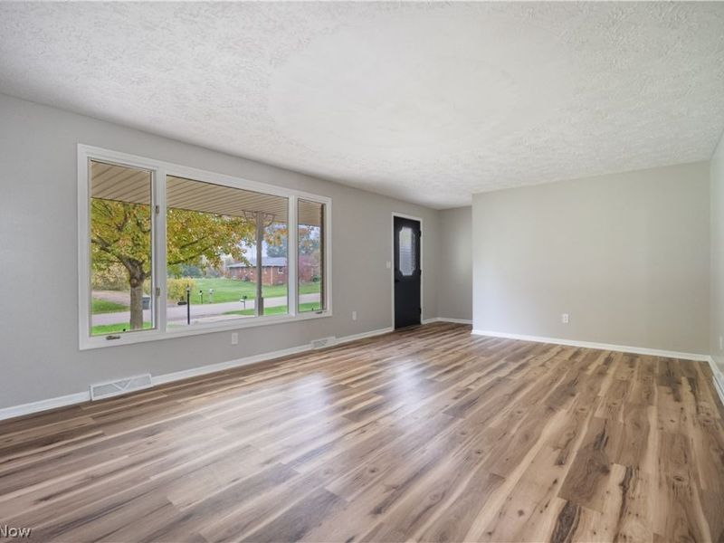 1333 Clarence Street NW, Uniontown, OH 44685 Photo 2