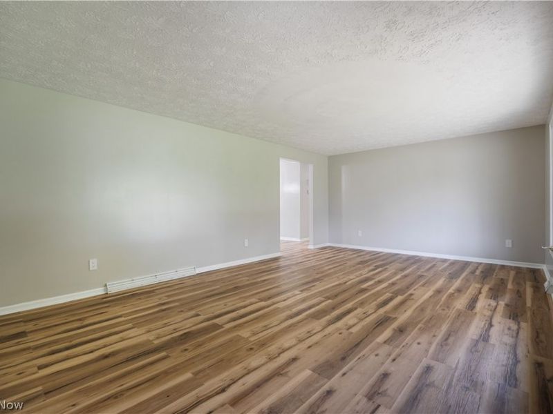 1333 Clarence Street NW, Uniontown, OH 44685 Photo 3