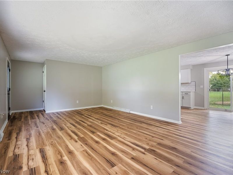 1333 Clarence Street NW, Uniontown, OH 44685 Photo 4