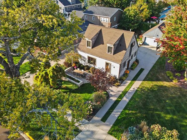 81 Clinton Street, South Haven, MI 49090