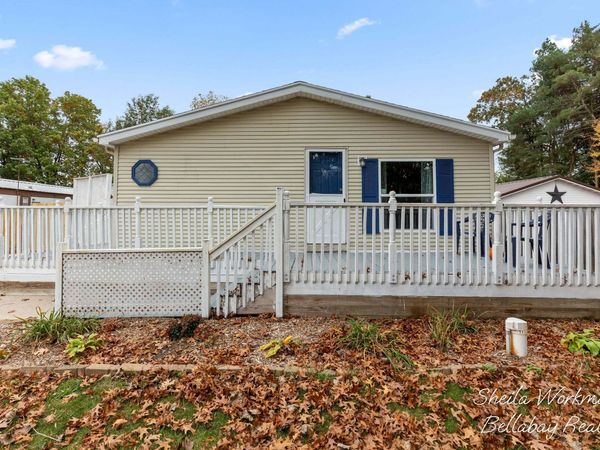 1556 Pinedale Drive, Hastings, MI 49058