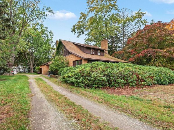 1739 Hendrick Road, Norton Shores, MI 49441