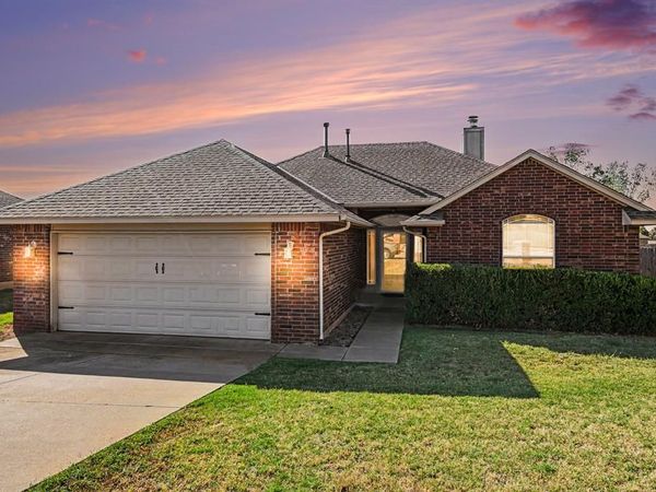 986 Olde Town Drive, Piedmont, OK 73078