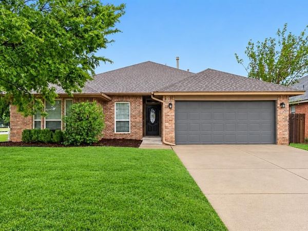2222 Appalachian Trail, Edmond, OK 73003