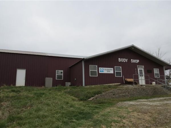 9182 Highway 412 , Huntsville, AR 72740