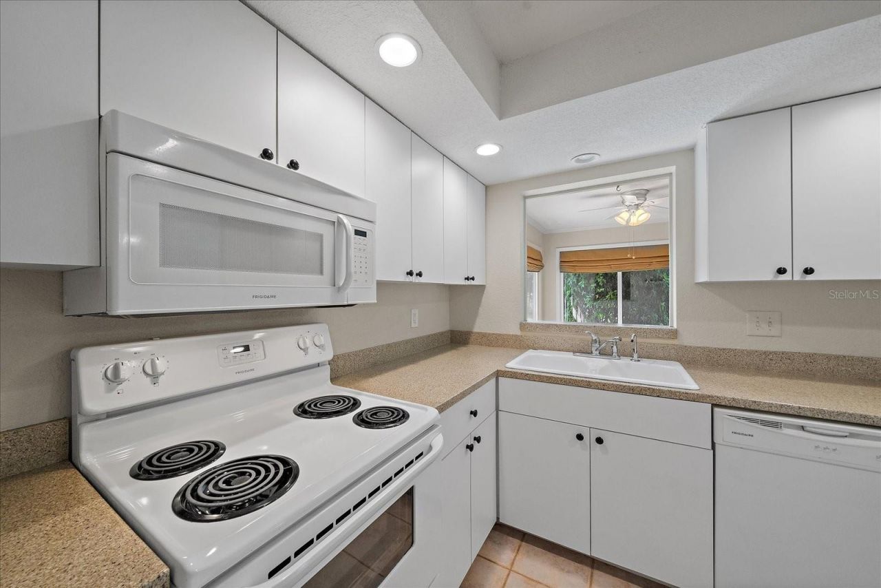 1349 Grand Boulevard, Unit 1006, Sarasota, FL 34232 Photo