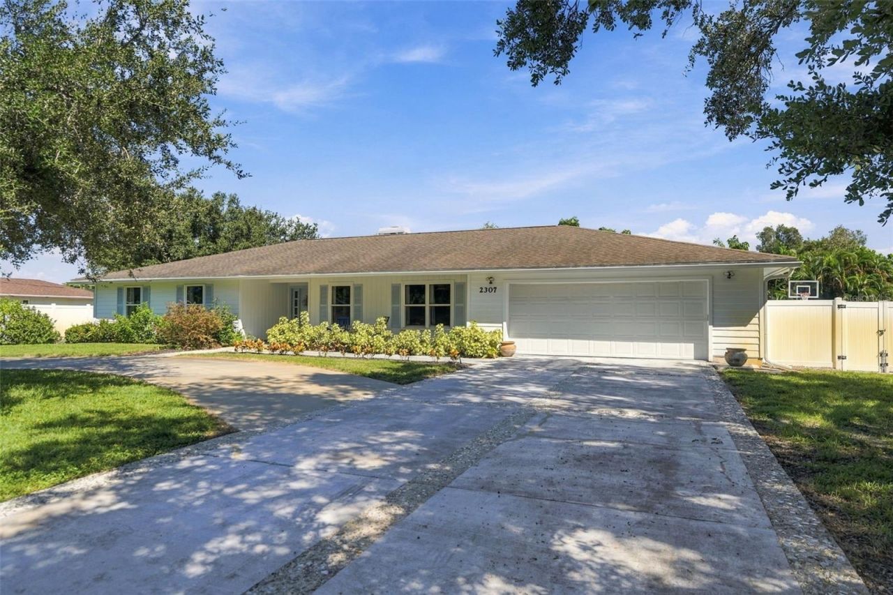 2307 51st Street W, Bradenton, FL 34209 Main Photo