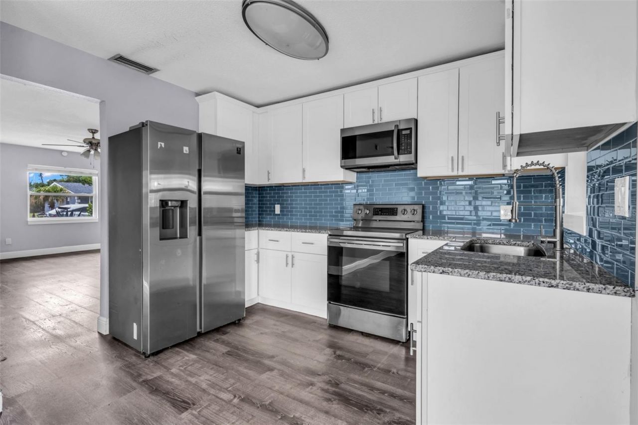 2211 21st Street W, Bradenton, FL 34205 Photo