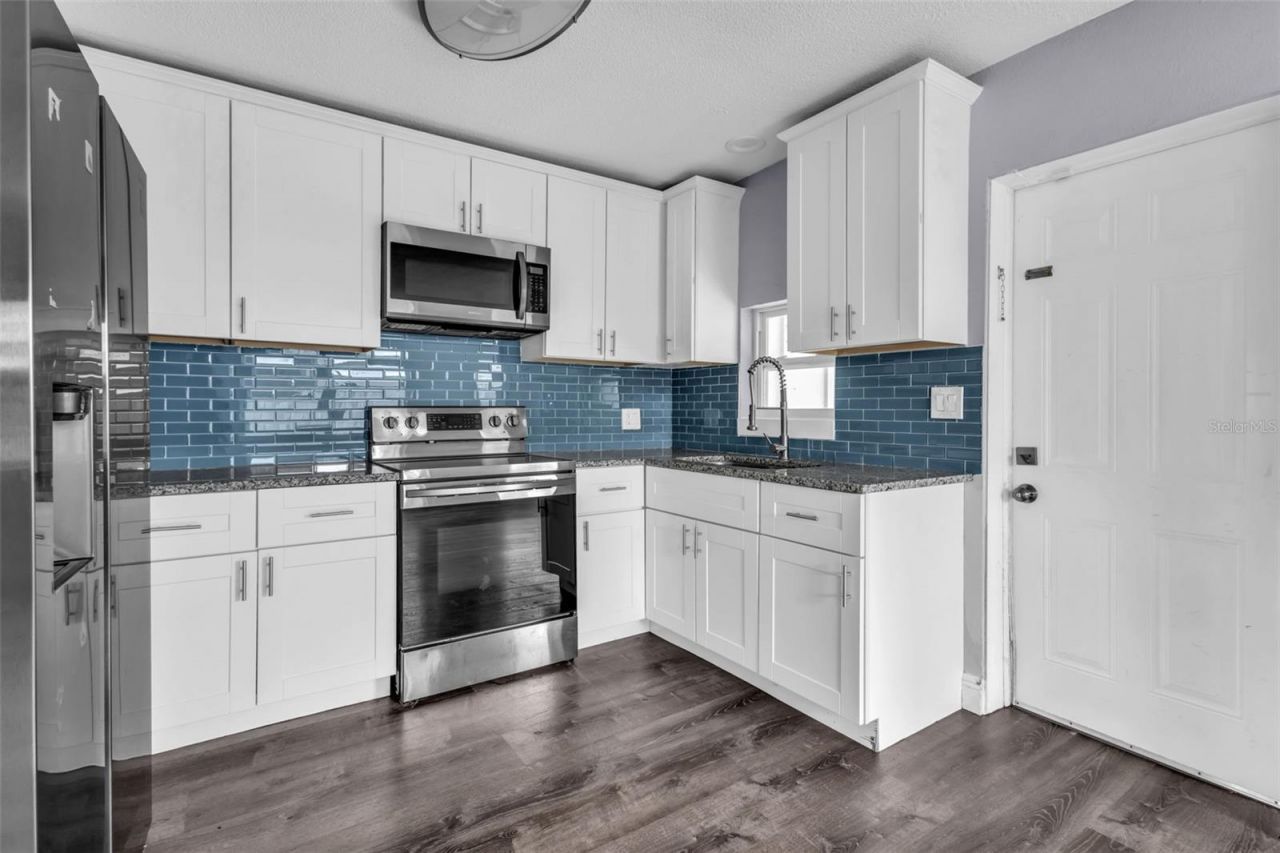 2211 21st Street W, Bradenton, FL 34205 Photo
