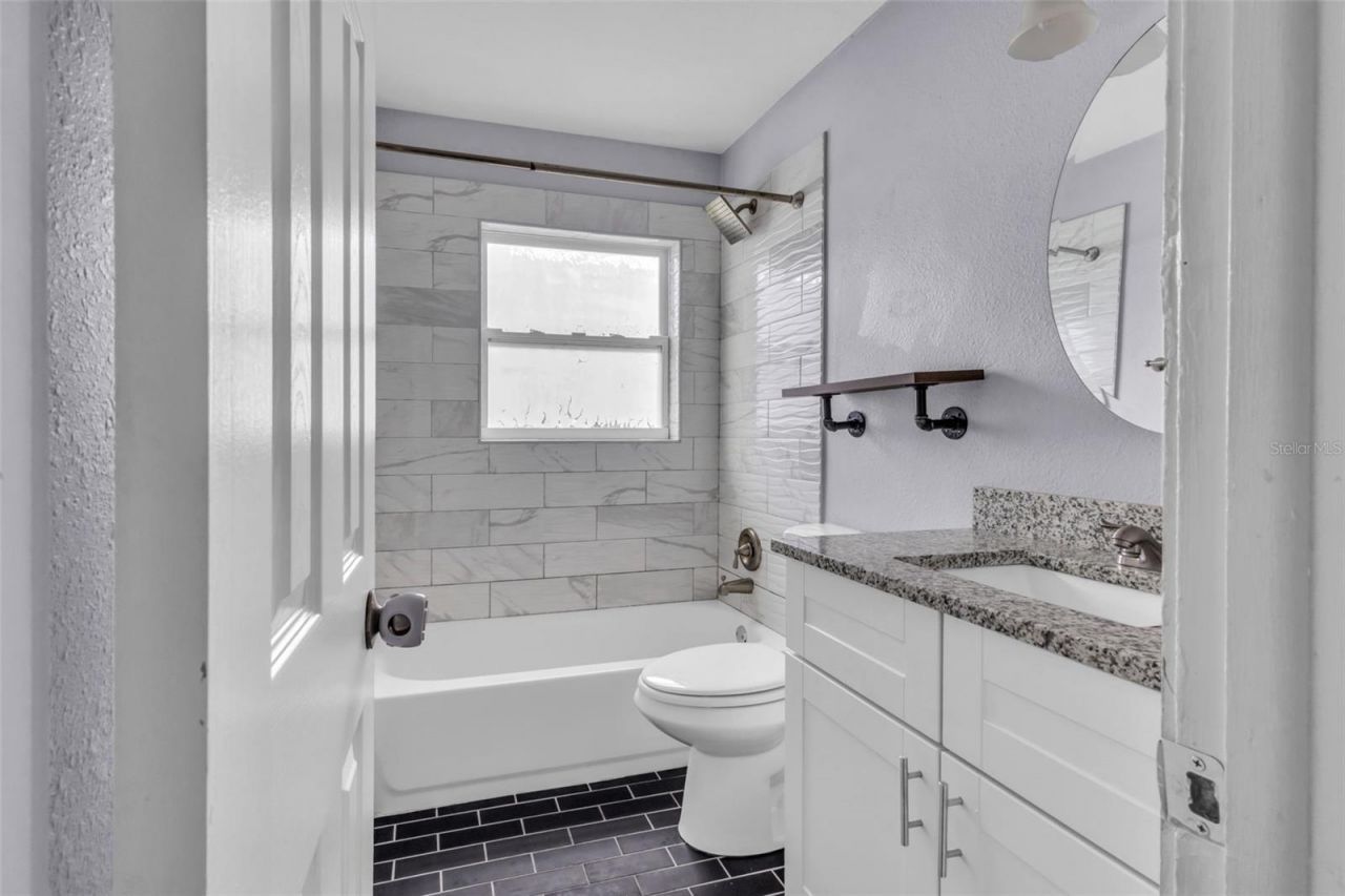 2211 21st Street W, Bradenton, FL 34205 Photo