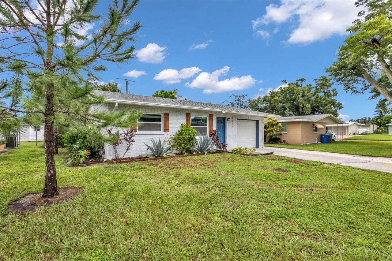 2211 21st Street W, Bradenton, FL 34205 Photo