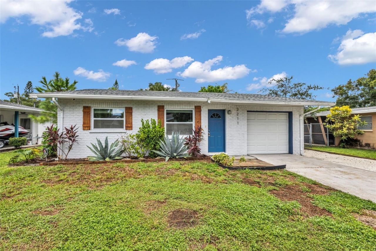 2211 21st Street W, Bradenton, FL 34205 Photo